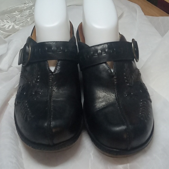 Structured  by clarks black leather embroidered clogs size 9.5 - Picture 1 of 7